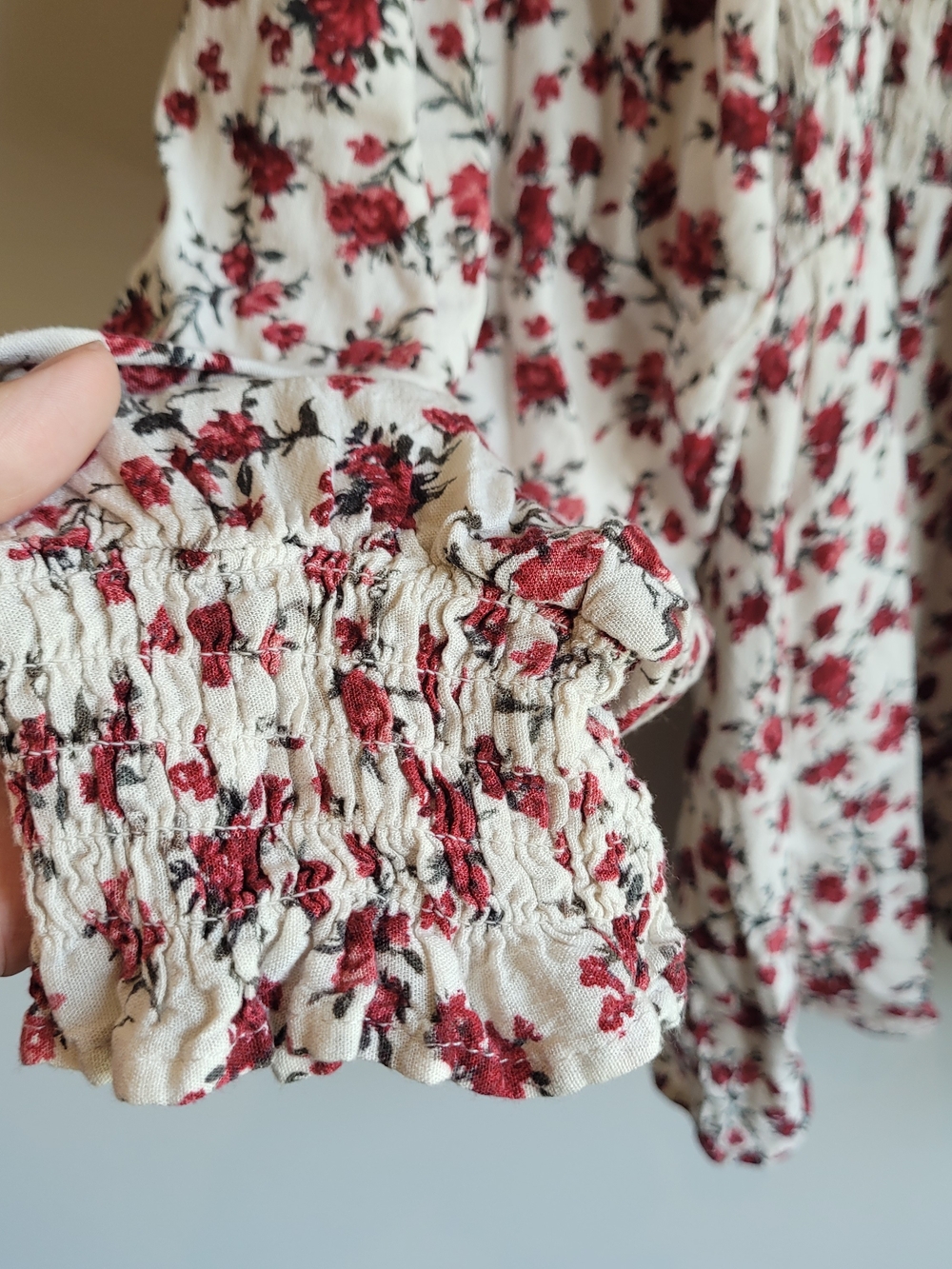 Torrid Floral Smocked Peplum Blouse Size 4 Ivory Red Long Sleeve Plus Size - Picture 6 of 6